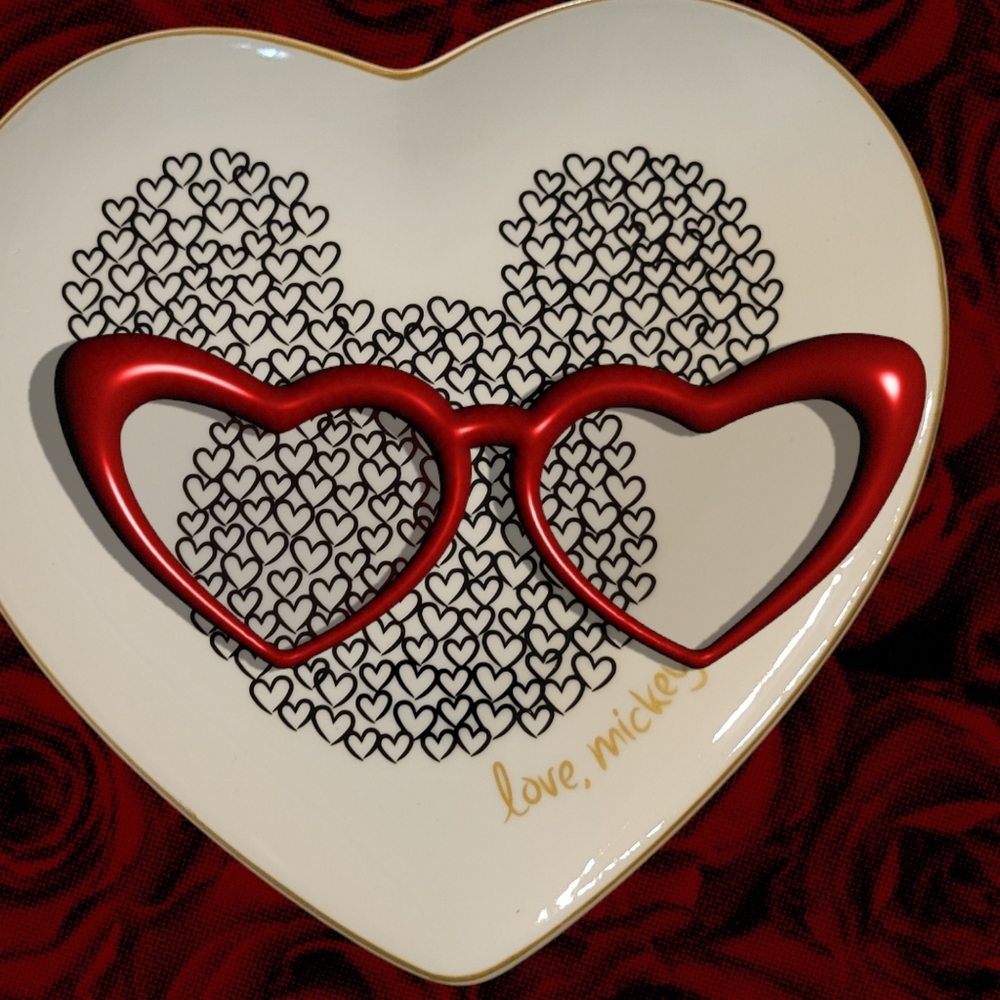 Disney Mickey Heart Shape 6" Appetizer Plate